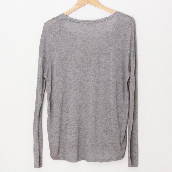 Vince Layered Two Tone Long Sleeve Tee Top M Round Neckline Curve Hem Sleek Slim - Picture 6 of 15